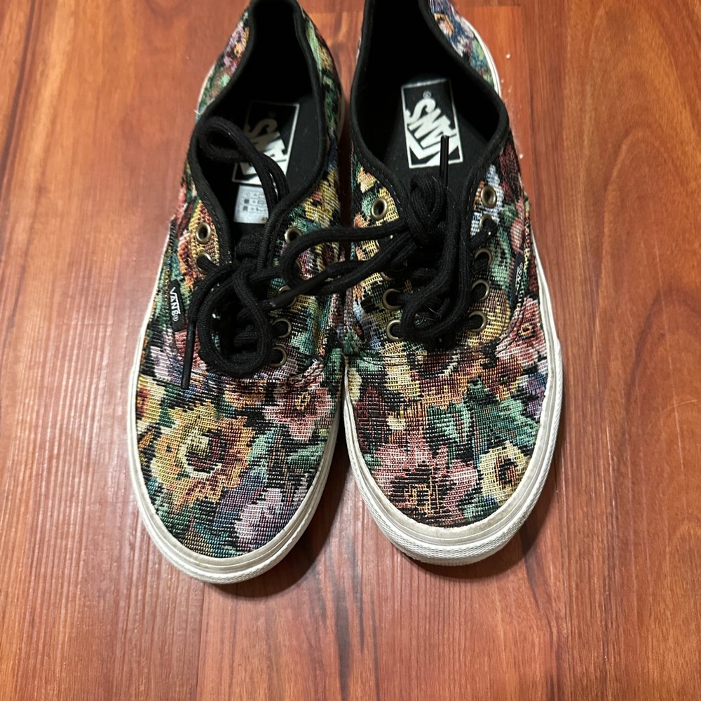 Floral Vans shoes size 8 women’s - Picture 2 of 10